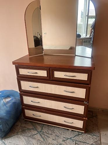 standing mirror: Спальный гарнитур: кровать с матрасом + комод с трюмо - Кровать — 2