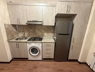 kiraye ev 28: Sumqayıt şəhər, 10-cu mikrorayon Kristal Abşeron, 3 otaqlı, əşyalı