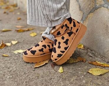 buffalo obuca: Ugg mini čizme, bоја - Bež, 41