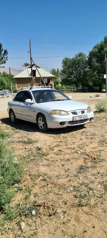 капот чайзер: Hyundai Avante: 1999 г., 1.6 л, Механика, Бензин, Седан