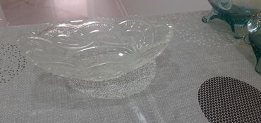 Konfet qabları: 2 ədəd oval formada meyvə qabı + 3 ədəd lodka formada . Hər biri 5azn — 7