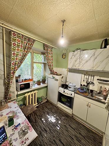 индивидуальный квартира: 1 комната, 33 м², Индивидуалка, 1 этаж, Старый ремонт — 6