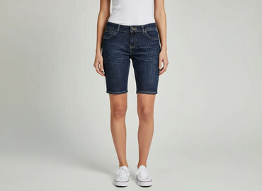 Shorts: Shorts for women, size L