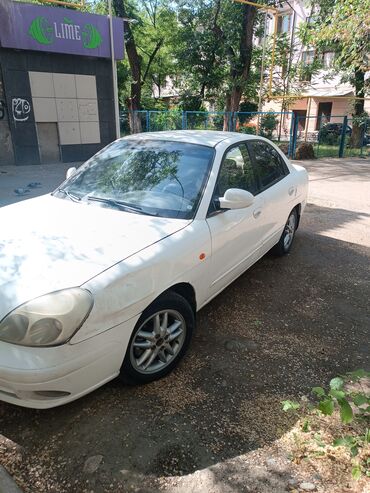 Daewoo: Daewoo Nubira: 1999 г., 1.6 л, Механика, Бензин, Седан