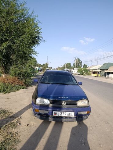 купить двигатель на пассат б3 1.8 моно: Универсал Volkswagen Golf III синего цвета, оснащенный багажными