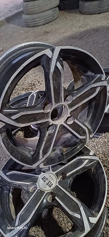 Другие детали кузова: ЗАДНЫЙ СТОП ЛЕВЫЙ Запчасти серебристый цвет кузова. В наличии по — 10