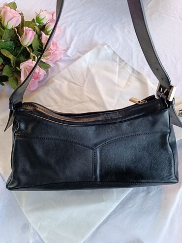 crni ranac zenski: Elegant purse, Mona, Material: Leather