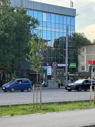Сдаю Офис целиком: 25 м², В бизнес центре, С ремонтом, Первая линия at lalafo.kg Сдаю Офис целиком: 25 м², В бизнес центре, С ремонтом, Первая линия
