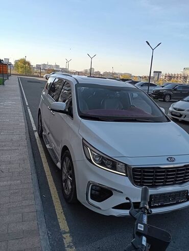 Kia: Kia Carnival: 2018 г., 2.2 л, Автомат, Дизель, Минивэн