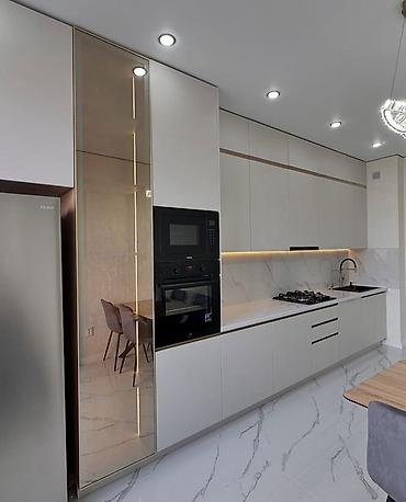 santexnik utusu: Minimalist üslubda zövqlü mətbəx mebeli dəsti - Ağ-mat fasadlar — 4