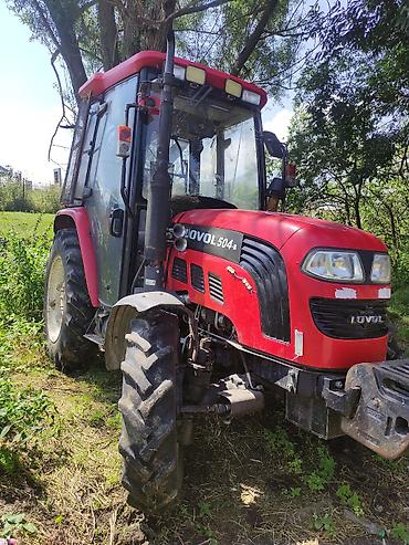 Traktorlar: Lovol 504-B traktor - Güc sinfi: təxminən 50 a.g. (504 seriyası) - — 1