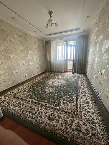 салон сатылат: Кеңселерди ижаралоо, 58 м², Бизнес борборунда, Тоолор көрүнүп турат — 9