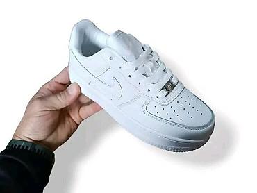 Patike: Nike Air Force 1 niske patike – crno/belo izdanje - Klasičan AF1 — 7