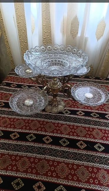 meyve qabı: Zərif naxışlı, çoxsəviyyəli meyvə və şirniyyat qabı dəsti. - — 1
