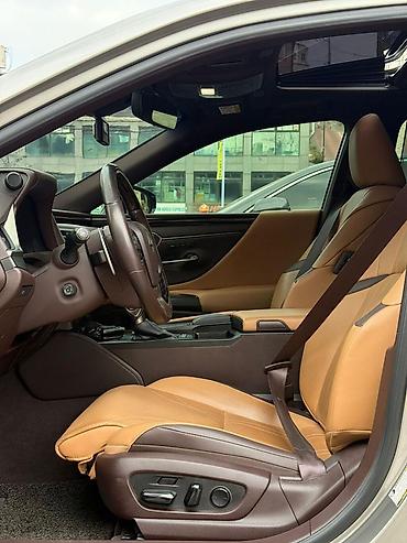 Lexus: Lexus ES: 2019 г., Гибрид, Седан — 7