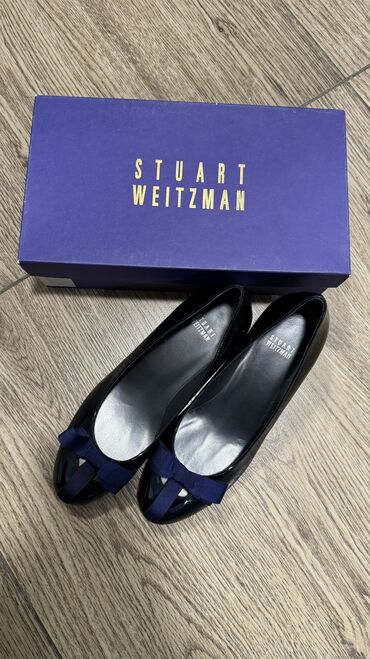 женские туфли 38 размер: Новые лакированные туфли STUART WEITZMAN, размер 38,5. Куплены за