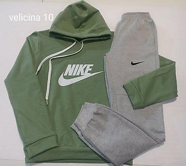 Komplet trenerke: Velicine pisu na slici 
2200 din — 10