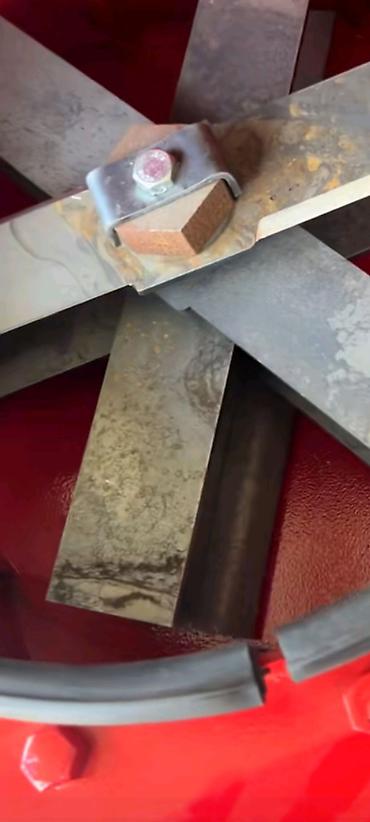 Сельскохозяйственное оборудование: Təçili ot üyüden aparat satılır Türkiyənindi yenidir istifadə olmayıb — 4