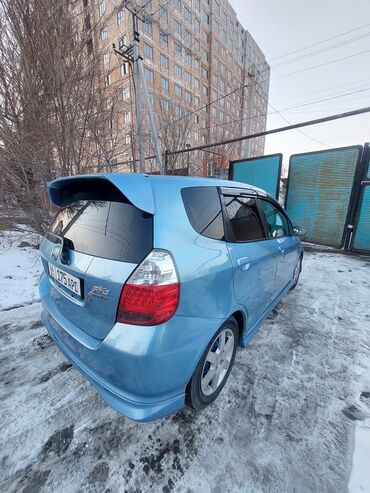 авто црв: Honda Fit: 2002 г., 1.3 л, Вариатор, Бензин, Хэтчбэк