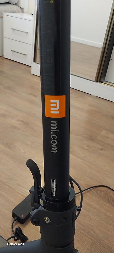 jet scooter: Xiaomi Mi Electric Scooter Essential (model DDHBC08NEB) elektrik — 2