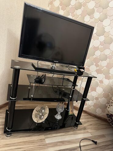 İnformatika: Televizor Samsung 82"