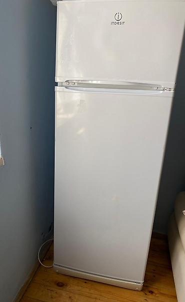 indesit soyuducu satilir: KOC SƏBƏBİ İLƏ SATİLİR 051-677-85-80 Indesit iki qapılı soyuducu - — 2