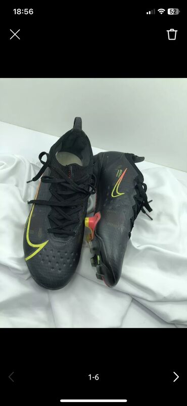 футбольный кеды: Мужские кроссовки, 39, Nike, Б/у, цвет - Черный, Самовывоз, Бесплатная доставка