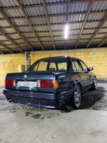 BMW: BMW 3 series GT: 1987 г., 2 л, Механика, Бензин, Седан