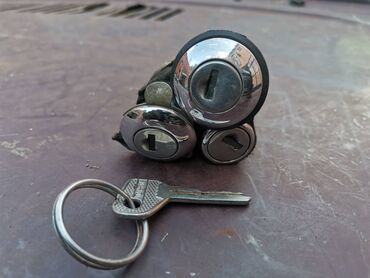 Auto delovi: Brave vrata i gepeka sa ključem Lada 2107 Riva, Lada 2105 br.1 — 2