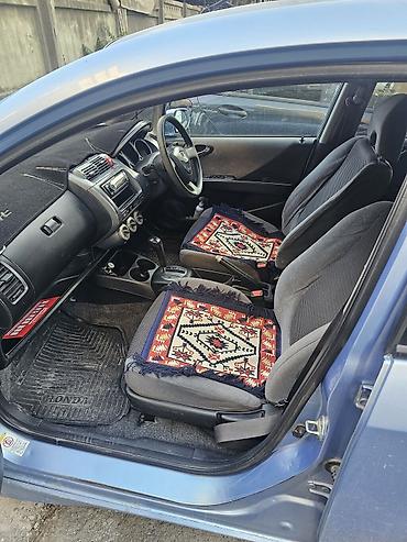 Продажа авто: Honda Fit: 2002 г., 1.3 л, Вариатор, Бензин, Хэтчбэк — 5