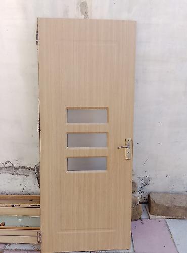 piknik seti: MDF qapı – şüşəli dizayn - Material: açıq palıd rəngli MDF üzlüklü — 3
