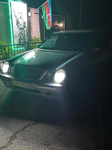 Mercedes-Benz: Mercedes-Benz E-Class (W210) sedan - Kuzov: 4 qapılı sedan, gümüşü — 2