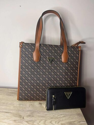 Torbe: Guess ❤️ Novčanik: Cena 1750 din. +ptt 📌 Torbica: Cena 2900 din +ptt 📌 — 11