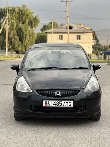 продаю авто в рассрочку фит: Honda Fit: 2004 г., 1.5 л, Вариатор, Бензин, Хэтчбэк