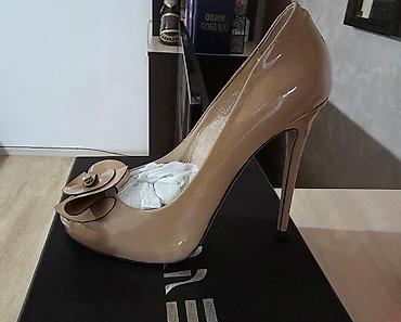 nike tn papuce: Elegantne ženske salonke na visoku štiklu - Boja: nude/bež lak - — 1