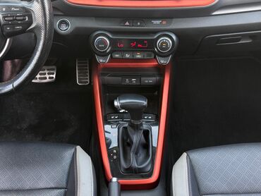 Kia: Kia Stonic: 2018 г., 1.6 л, Автомат, Дизель, Хэтчбэк — 4