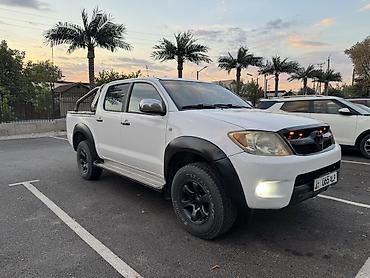 авто сатылат: Toyota Hilux: 2008 г., 2.5 л, Кол менен иштөөчү, Дизель, Пикап — 3