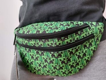 Sportske torbe i rančevi: Dečije torbe za trening/putovanja . 38*22
Cena 1600 din — 13