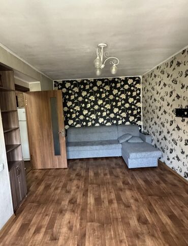 снять дом на долгий срок: 2 комнаты, 43 м², Хрущевка, 3 этаж, Старый ремонт