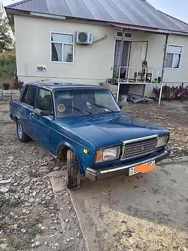 vaz 31: Lada 2107 sedan - Korpus: 4 qapılı, klassik “kvadrat” dizayn, tünd — 9