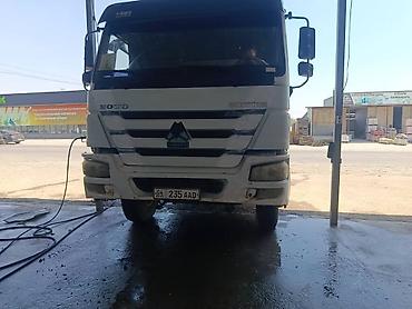 авто кран: Самосвал HOWO Sinotruk 6x4 - Колесная формула: 6x4 - Кабина — 1