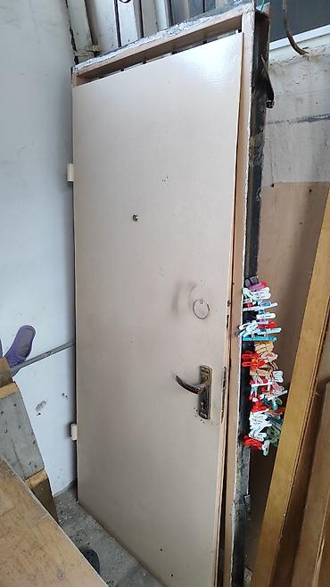 qapi demir qapi seyf qapi: Metall giriş qapısı – tam dəmir konstruksiya, açıq krem rəngli boya — 1