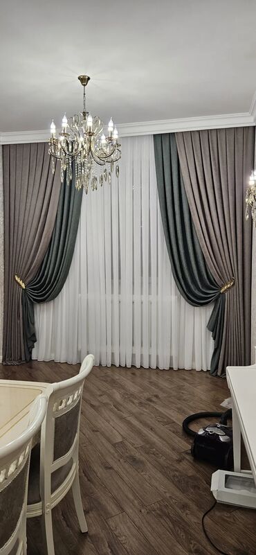 Pərdə və tüllər: Pərdələr otağa zəriflik və rahatlıq gətirir. Klassik üslubda dizayn — 23