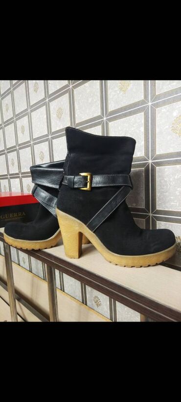 женские зимние ботиночки: Сапоги, 39.5, цвет - Черный