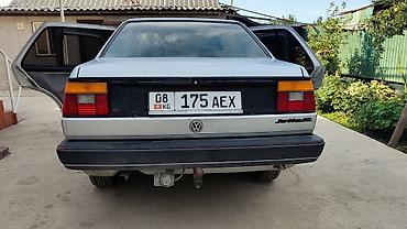 Volkswagen Jetta: 1989 г., 1.8 л, Кол менен иштөөчү, Бензин, Седан — 3