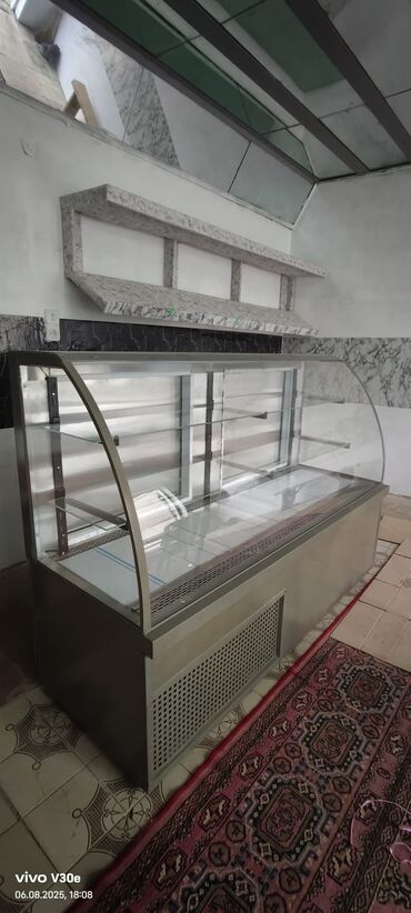 işdənmiş soyuducu: Təzə kimi vitrin soyuducu wirniyatcun
1300azn