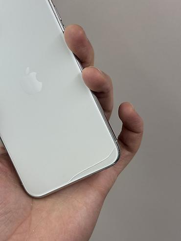 Apple iPhone: IPhone 11 Pro, Б/у, 256 ГБ, Белый, Защитное стекло, Чехол, 80 % — 2