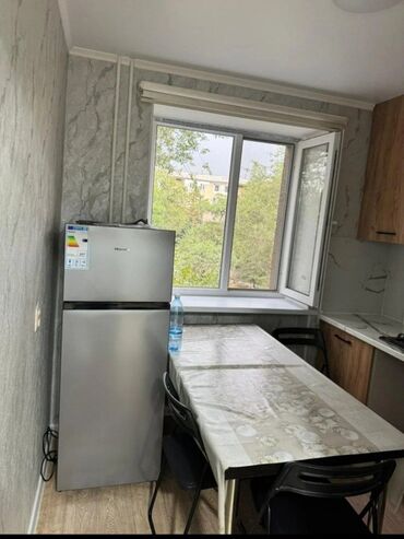 срочно сдаётся квартира маладая гвардия: 1 бөлмө, 38 кв. м, 104-серия, 3 кабат, Дизайнердик ремонт