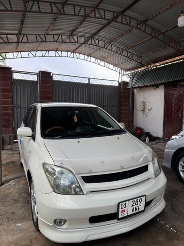 опель фронтера б: Toyota ist: 2004 г., 1.5 л, Автомат, Бензин, Седан