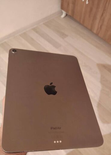 mac air: Salam aleykum yaxşı veziyetdedi bezdetaldi zavod. adapter üstündə